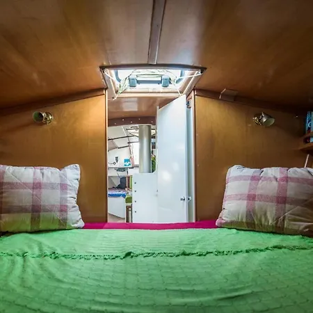 Botel Velero Vintage Lanzarote *