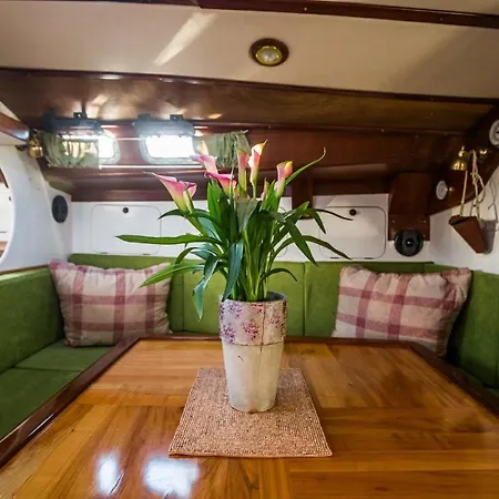 Velero Vintage Lanzarote 보트호텔